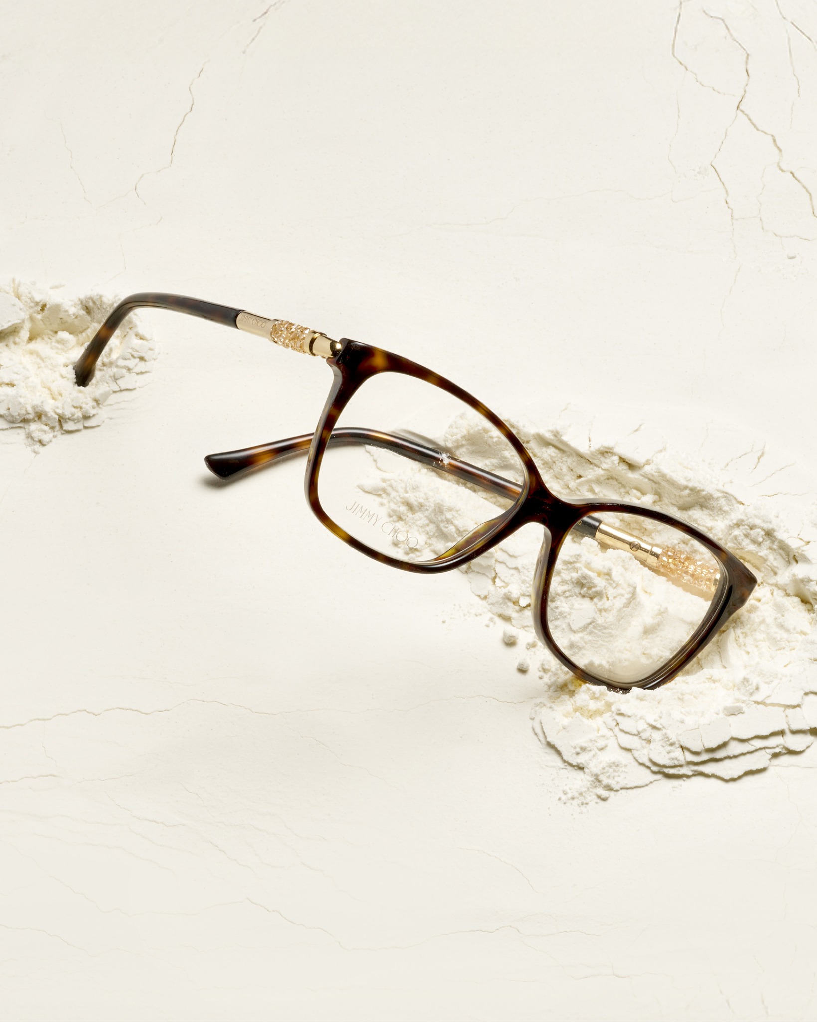 Elegant and crafted with refined design. Jimmy Choo eyeglasses: OUTLY price €149 / retail price €270. Browse our digital catalog, link in Bio!
#outly #eyewear #JimmyChoo #SeeYouInStore
