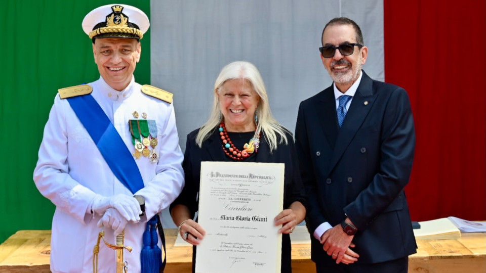 🇮🇹 Rivolgiamo le nostre più sentite congratulazioni alla nostra socia Maria Gloria Giani Pollastrini per il prestigioso riconoscimento ricevuto con la nomina a Cavaliere della Repubblica.
Imprenditrice e punto di riferimento dell’imprenditoria marittima livornese, Maria Gloria è da anni una presenza autorevole e appassionata nel settore, contribuendo con competenza, visione e dedizione alla crescita della comunità portuale e del territorio.
Un traguardo importante e pienamente meritato, che rende orgogliose tutte noi e che testimonia il valore dell’impegno, della professionalità e della passione che Maria Gloria ha saputo esprimere nel corso della sua carriera.
Complimenti Maria Gloria per questo straordinario riconoscimento!
#WISTAItaly #professionistedelmare
Articolo completo: https://share.google/TjQi13uqBxBzQt5Ax
🇬🇧 We extend our warmest congratulations to our member Maria Gloria Giani Pollastrini on being awarded the prestigious title of Knight of the Order of Merit of the Italian Republic.
An entrepreneur and a leading figure in Livorno’s maritime community, Maria Gloria has long been a respected and dedicated professional, contributing with expertise, vision and commitment to the growth of the port sector and the local community.
This important and well-deserved recognition makes us all proud and reflects the passion, professionalism and dedication that have distinguished Maria Gloria throughout her career.
Congratulations, Maria Gloria, on this outstanding achievement!
#wistainternational #WomenWhoMoveTheWorld