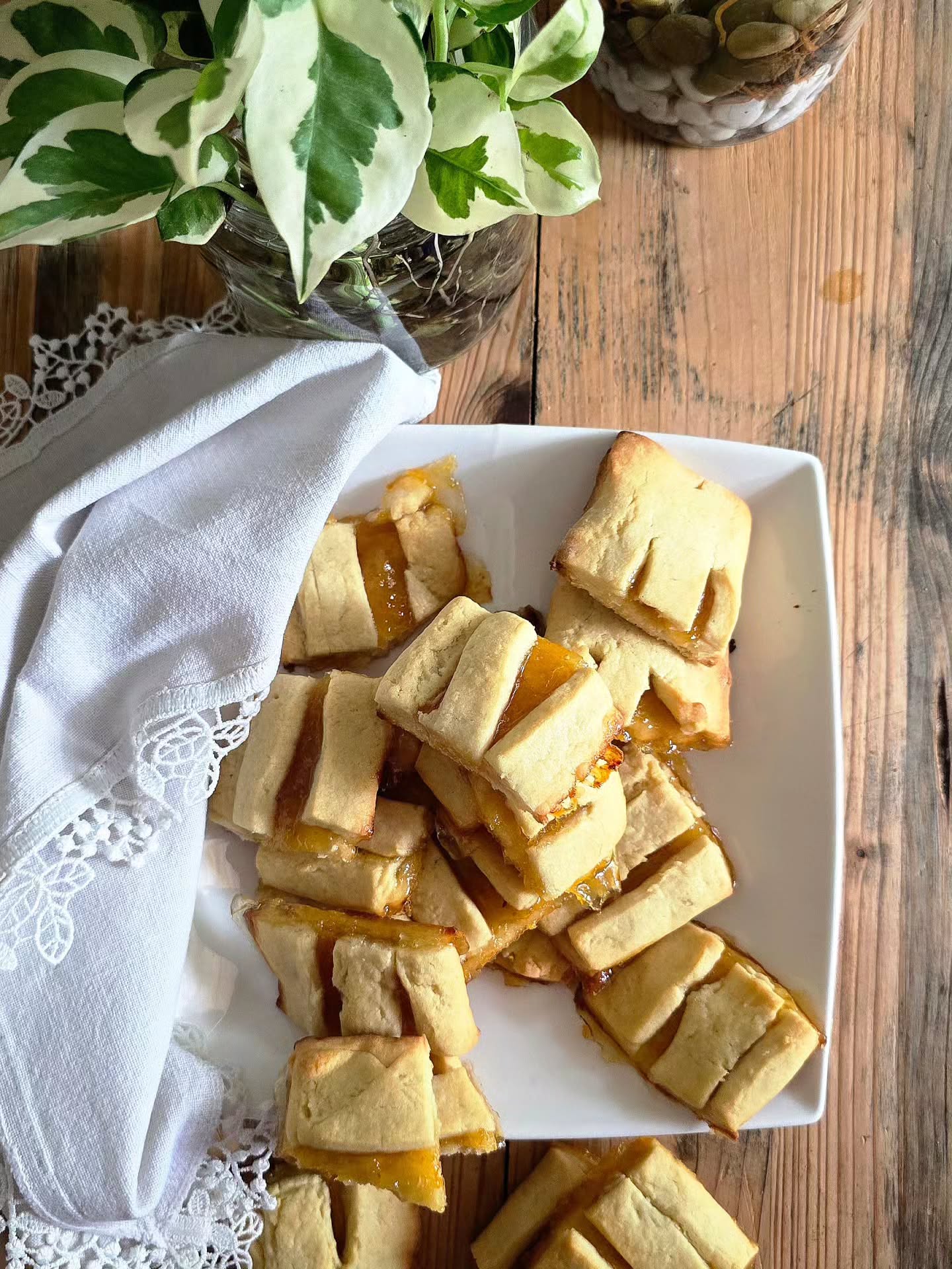 Biscotti storti di frolla e marmellata di mandarini Agrisicilia.Semplicissimi, disimpegnati, sen....